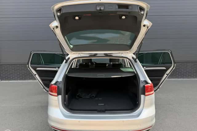 Volkswagen Passat (2018) thumbnail 5