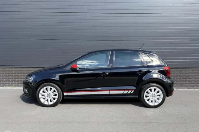 Volkswagen Polo (2016) thumbnail 2