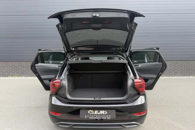 Volkswagen Polo (2022) thumbnail 5