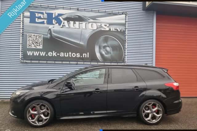 Ford Focus (2014) thumbnail 1