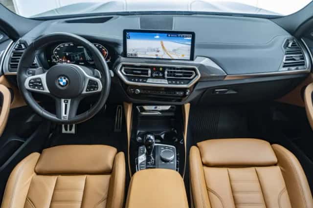 BMW X4 (2023) thumbnail 3
