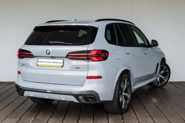 BMW X5 (2023) thumbnail 2