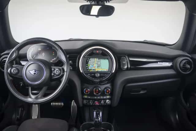 MINI Cooper (2021) thumbnail 4