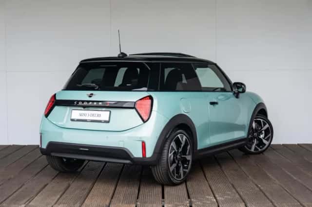 MINI Cooper S (2026) thumbnail 2