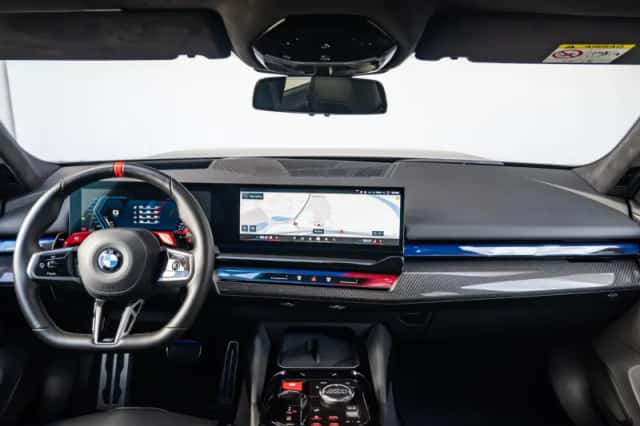BMW M5 (2025) thumbnail 4