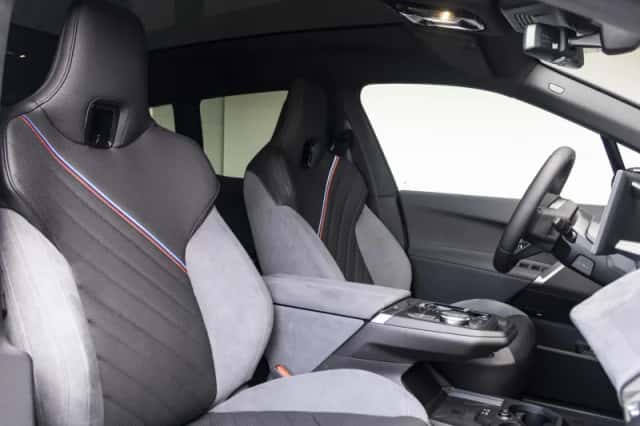 BMW iX (2026) thumbnail 4