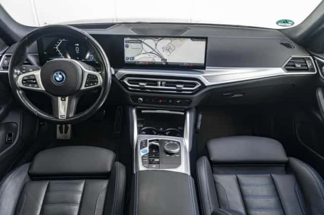 BMW i4 (2023) thumbnail 3