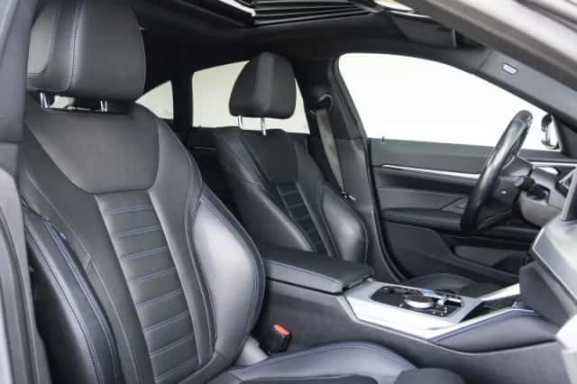 BMW i4 (2023) thumbnail 4