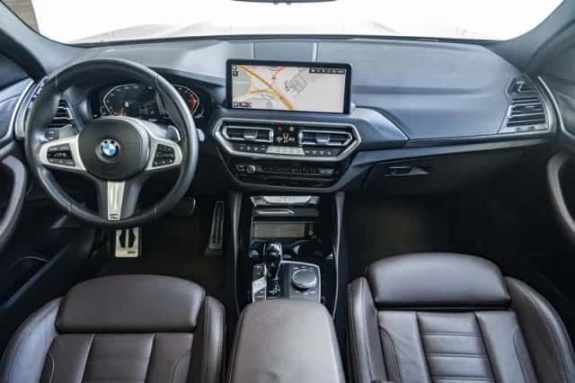 BMW X4 (2022) thumbnail 3