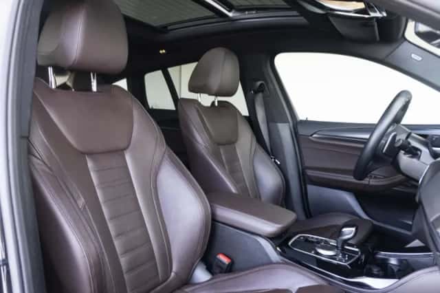 BMW X4 (2022) thumbnail 4