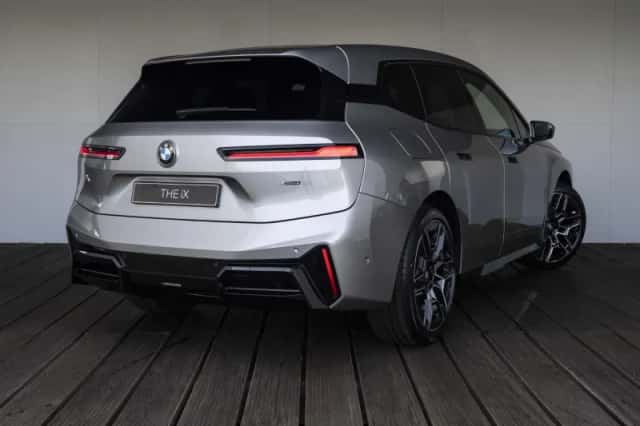 BMW iX (2026) thumbnail 2