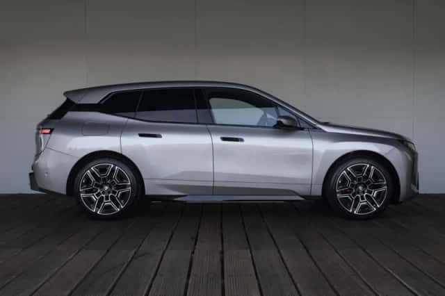 BMW iX (2026) thumbnail 6