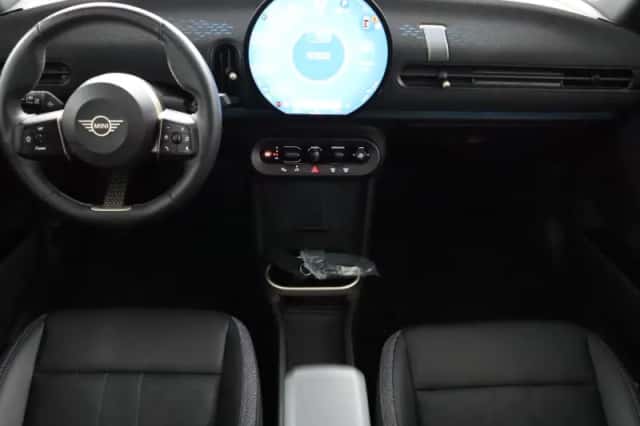 MINI Cabrio (2025) thumbnail 4