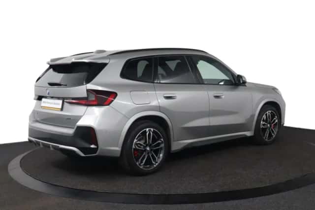 BMW iX1 (2026) thumbnail 2