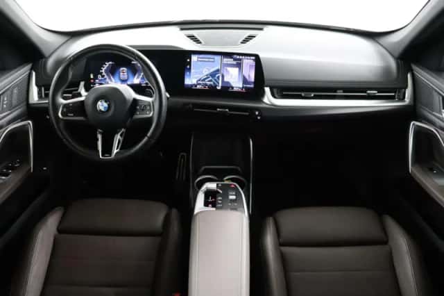 BMW X1 (2023) thumbnail 4