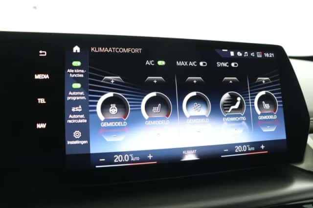BMW X1 (2023) thumbnail 6
