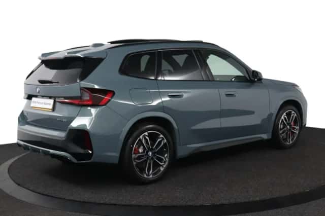 BMW iX1 (2026) thumbnail 2