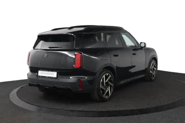 MINI Countryman (2024) thumbnail 2