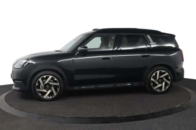 MINI Countryman (2024) thumbnail 3