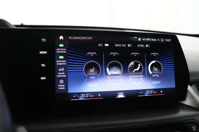 BMW iX1 (2023) thumbnail 6