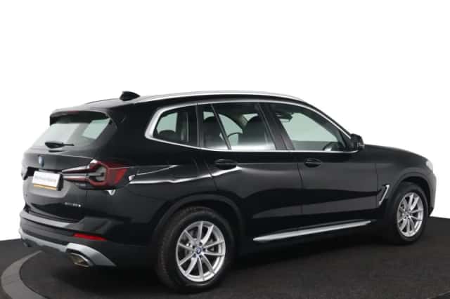BMW X3 (2022) thumbnail 2