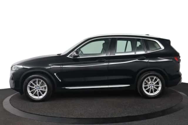 BMW X3 (2022) thumbnail 3
