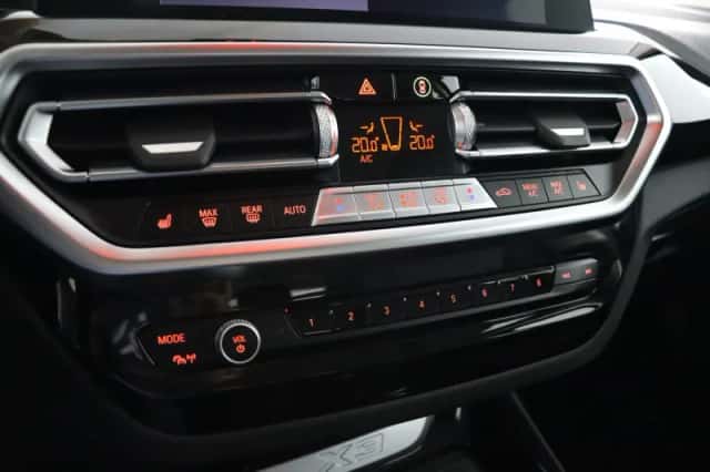 BMW X3 (2022) thumbnail 6