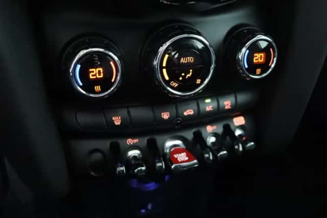 MINI Cooper (2023) thumbnail 6