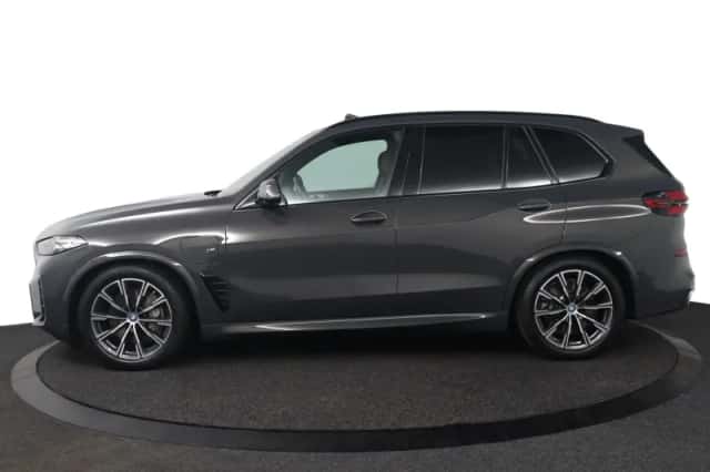 BMW X5 (2024) thumbnail 3