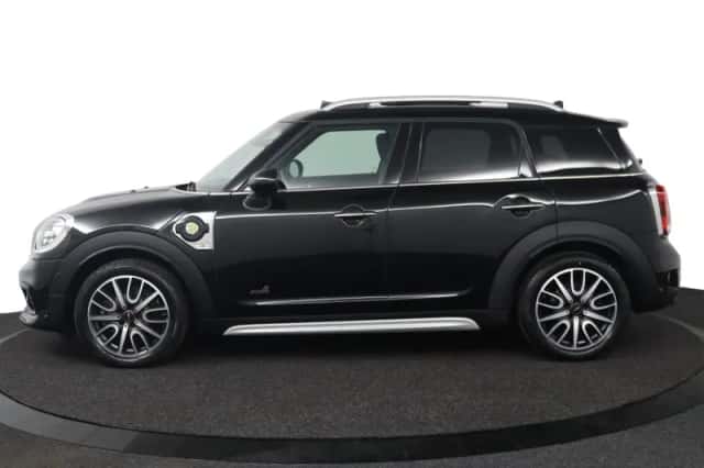 MINI Countryman (2018) thumbnail 3