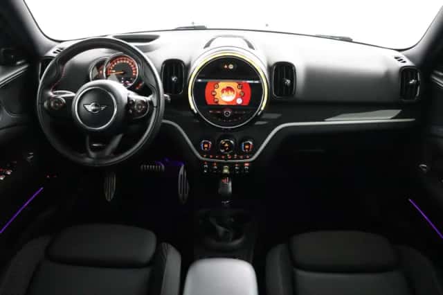 MINI Countryman (2018) thumbnail 4