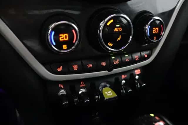 MINI Countryman (2018) thumbnail 6
