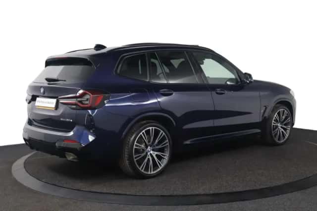 BMW X3 (2023) thumbnail 2