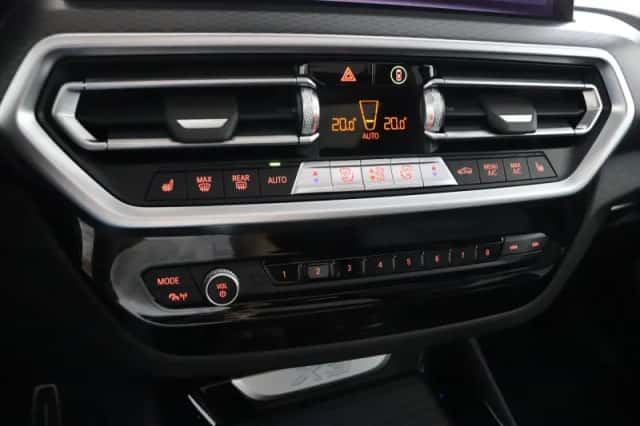 BMW X3 (2023) thumbnail 6