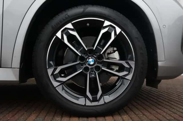 BMW X1 (2024) thumbnail 6