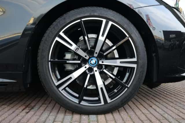 BMW 5-Serie (2024) thumbnail 6