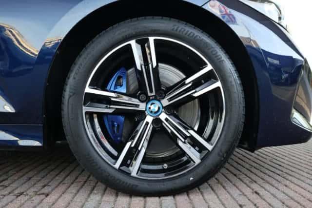 BMW 3-Serie (2024) thumbnail 6
