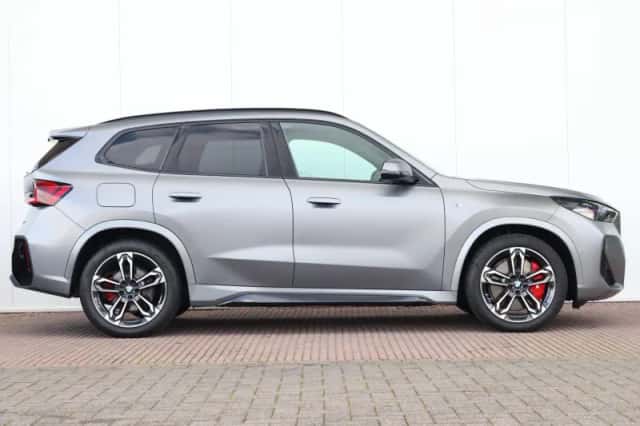 BMW X1 (2024) thumbnail 5