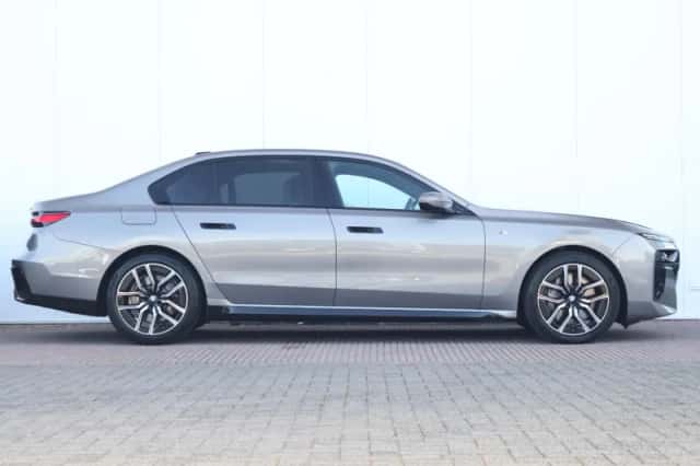 BMW 7-Serie (2023) thumbnail 5