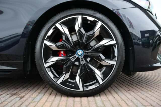 BMW 5-Serie (2024) thumbnail 6