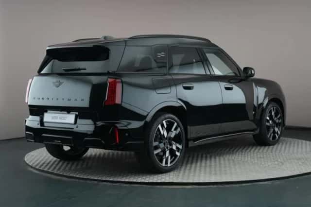 MINI Countryman (2025) thumbnail 2