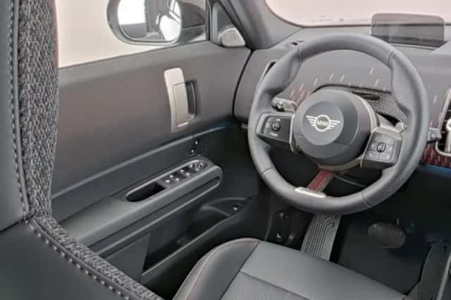MINI Countryman (2025) thumbnail 4