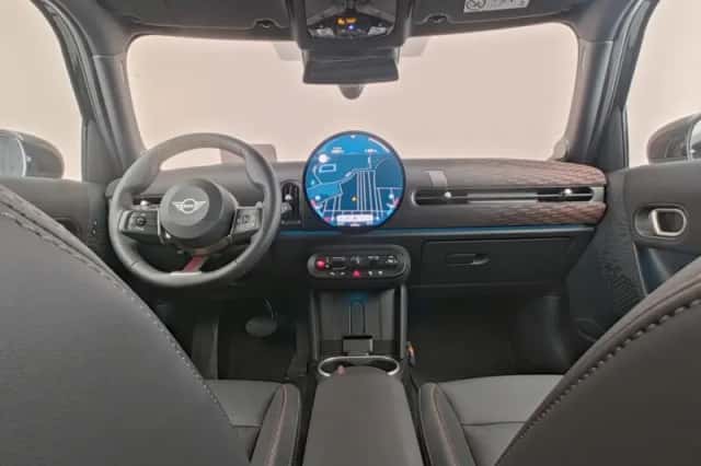 MINI Cooper S (2025) thumbnail 6