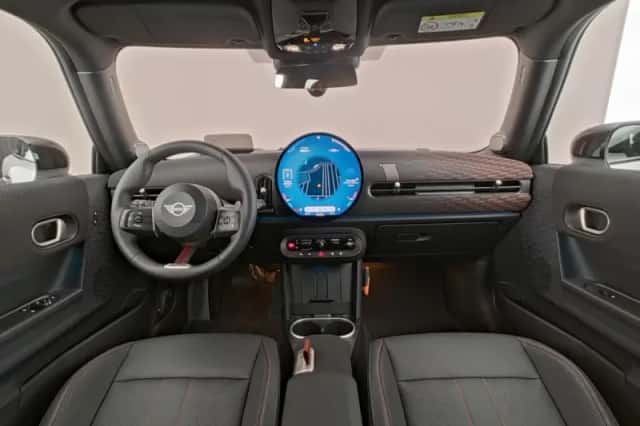 MINI Cooper S (2025) thumbnail 6