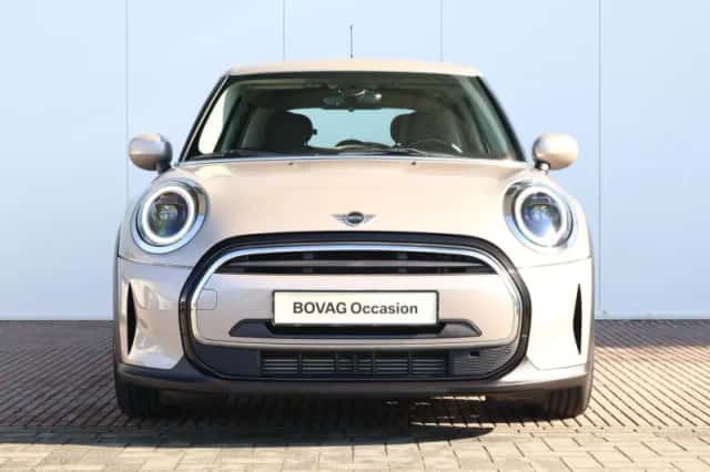 MINI Cooper (2022) thumbnail 2