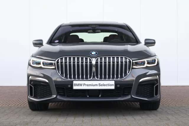BMW 7-Serie (2022) thumbnail 2