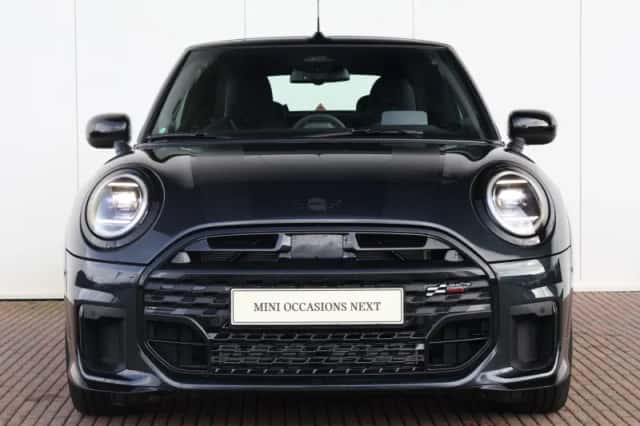 MINI Cabrio (2026) thumbnail 2