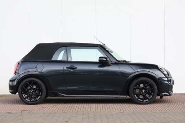 MINI Cabrio (2026) thumbnail 5