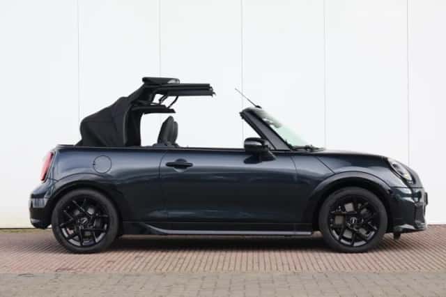 MINI Cabrio (2026) thumbnail 6