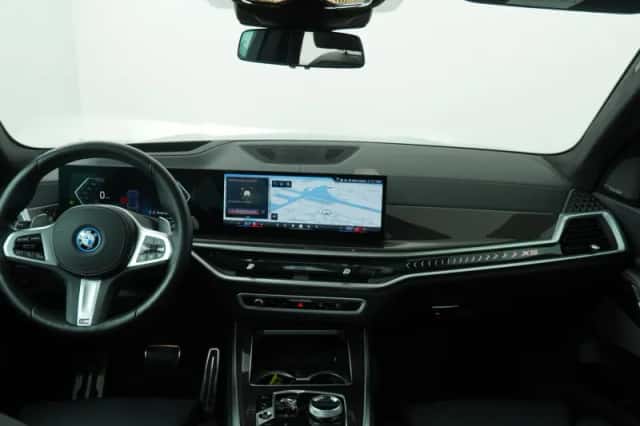 BMW X5 (2024) thumbnail 5